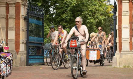 赤裸骑手：伦敦的浪漫，2021裸体自行车骑行回归