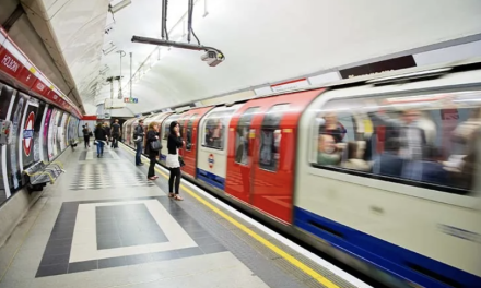 具体时间公布！伦敦地铁周五降价正式开始！英国留学生人数下降三分之一